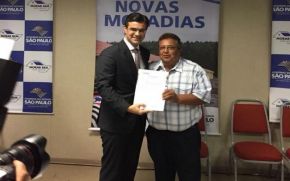 Prefeito Chico Assina Ordem de Serviço para Construção de 161 Casas Populares em Iaras